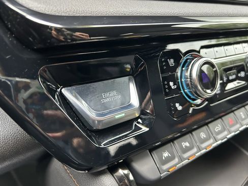 New 2025 GMC Sierra 1500 AT4 w/ AT4 Premium Package image 40