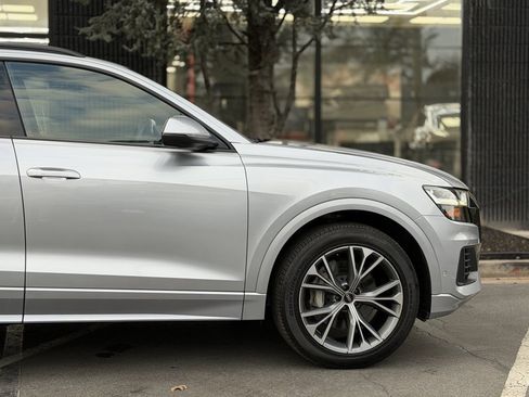 Used 2021 Audi Q8 Premium image 23