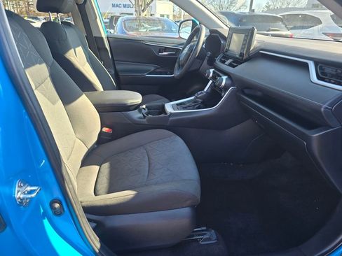 Certified 2021 Toyota RAV4 XLE w/ Carpet Mat Package (TMS) image 10