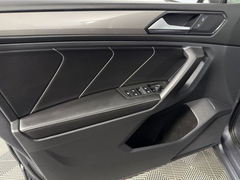 Used 2022 Volkswagen Tiguan SE image 24