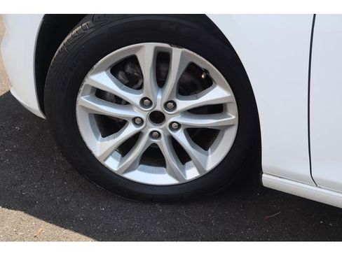Used 2018 Chevrolet Malibu LT FWD image 14