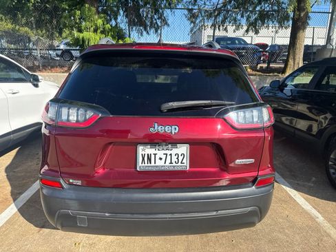 Used 2021 Jeep Cherokee Latitude FWD image 4