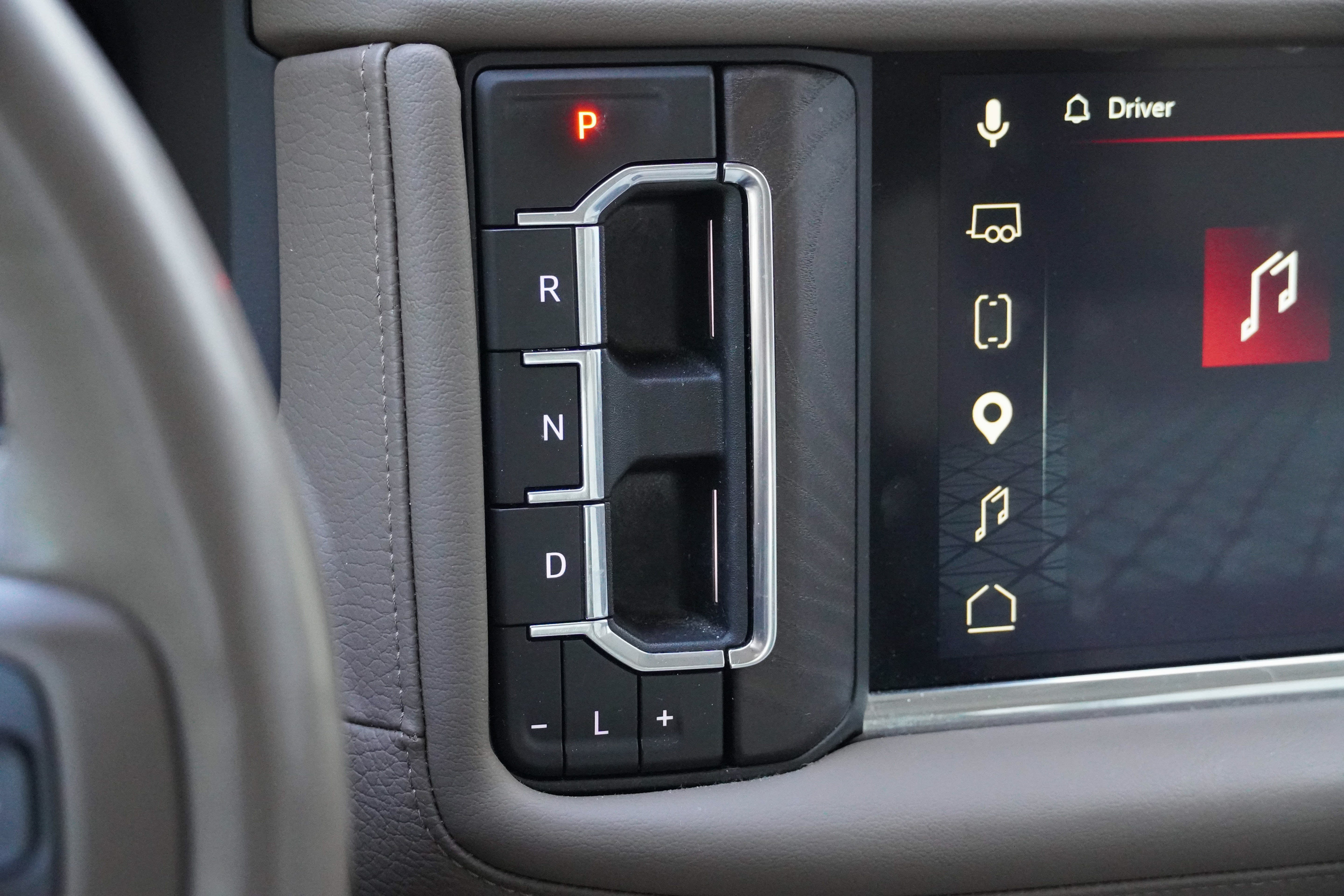 Used 2024 GMC Yukon Denali w/ Advanced Technology Package AWD/4WD image 28