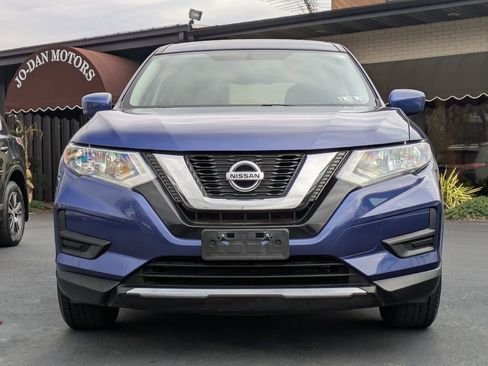 Used 2017 Nissan Rogue S image 2
