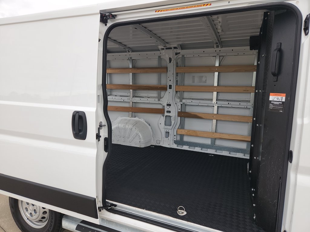 Used 2025 RAM ProMaster 2500 w/ U-Haul Equipment Group FWD image 17