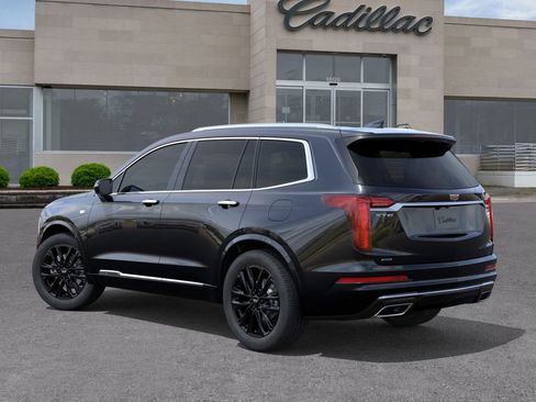 New 2025 Cadillac XT6 Luxury image 3