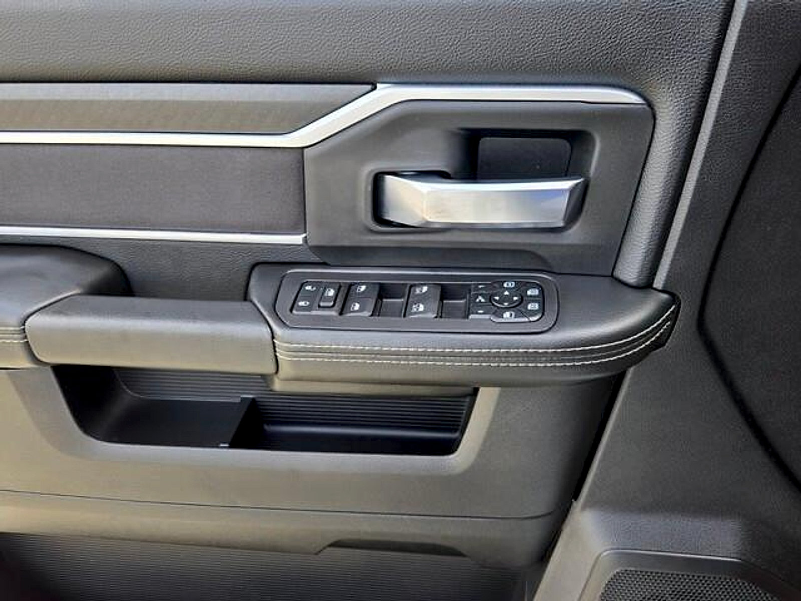 Used 2025 RAM 2500 Big Horn AWD/4WD image 26
