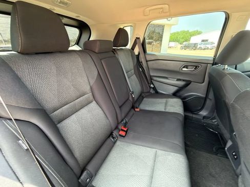 Used 2025 Nissan Rogue SV FWD image 27