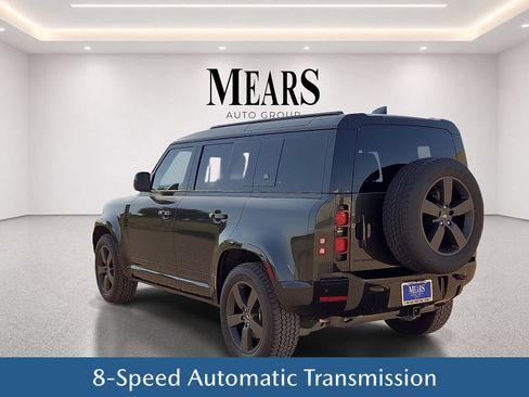 Used 2024 Land Rover Defender 110 X-Dynamic SE AWD/4WD image 4