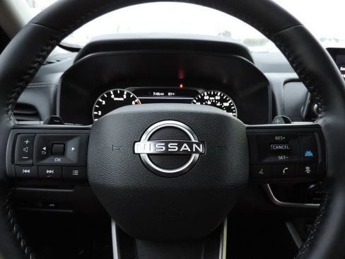 Certified 2025 Nissan Rogue SV FWD image 24
