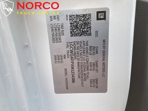 Used 2021 Chevrolet Express 2500 w/ Driver Convenience Package image 22