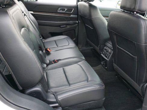 Used 2017 Ford Explorer Limited image 28