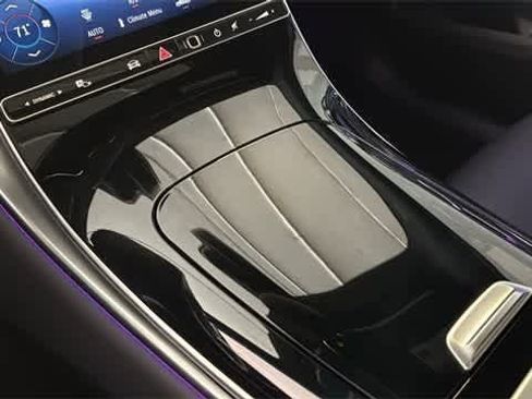 Used 2025 Mercedes-Benz GLC 300 4MATIC image 53