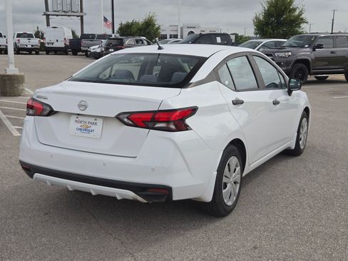 Used 2021 Nissan Versa S w/ Electronics Package FWD image 3