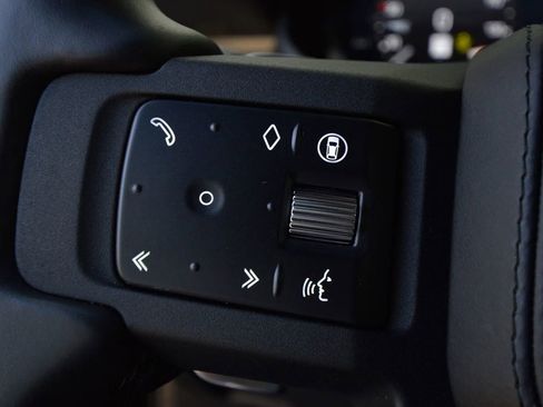 Used 2025 Land Rover Defender 130 V8 image 45