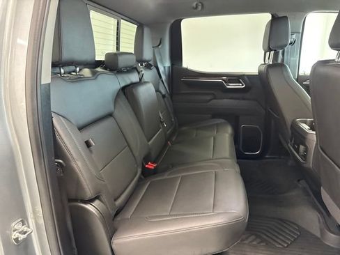 Used 2025 Chevrolet Silverado 1500 RST AWD/4WD image 33