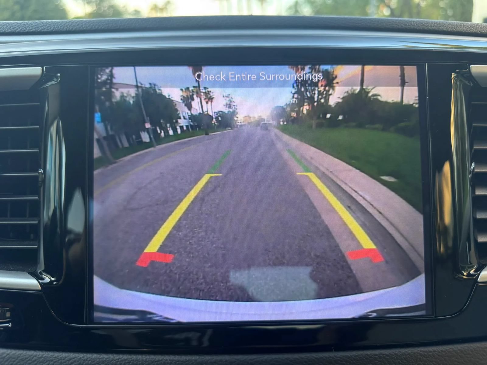Used 2019 Chrysler Pacifica Touring Plus FWD image 26