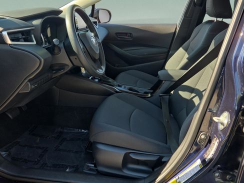 Used 2022 Toyota Corolla LE image 9