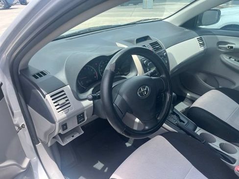 Used 2012 Toyota Corolla L FWD image 6