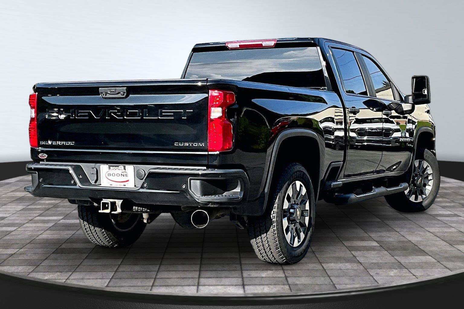 Used 2024 Chevrolet Silverado 2500 Custom w/ Custom Value Package AWD/4WD image 13
