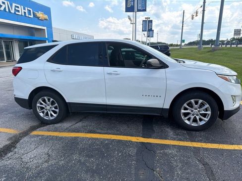 Used 2019 Chevrolet Equinox LS FWD image 3