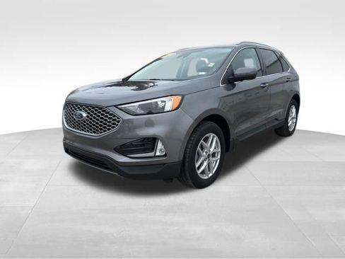 Used 2024 Ford Edge SEL w/ Convenience Package image 3
