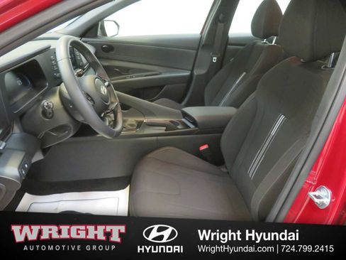 Used 2025 Hyundai Elantra Sport image 11