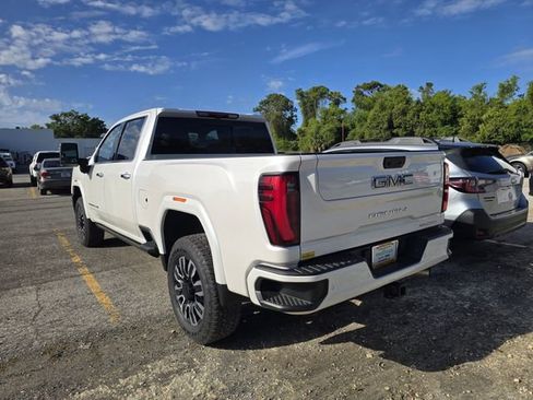 Used 2025 GMC Sierra 2500 Denali Ultimate image 4