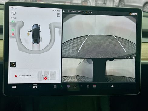 Used 2022 Tesla Model Y Long Range image 22