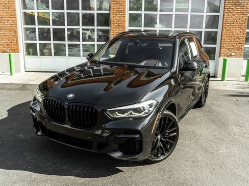 Used 2022 BMW X5 M50i AWD/4WD image 2