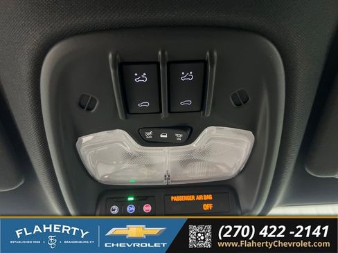 Used 2025 Chevrolet Colorado Z71 w/ Technology Package AWD/4WD image 32