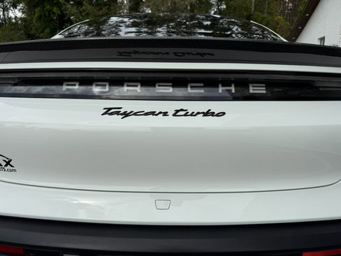 Used 2020 Porsche Taycan image 5