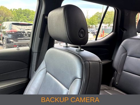 Used 2023 Chevrolet Traverse LT w/ LT Premium Package FWD image 6