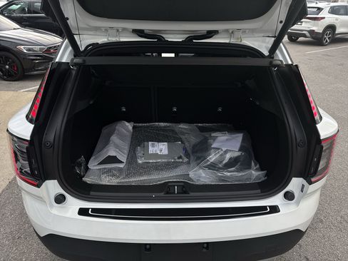 New 2026 Volvo EX30 Cross Country Ultra image 27