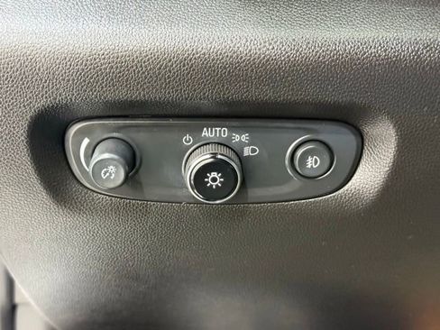 Used 2021 Chevrolet Traverse RS image 36