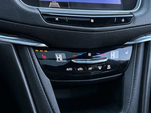 Used 2020 Cadillac XT5 Sportv image 38