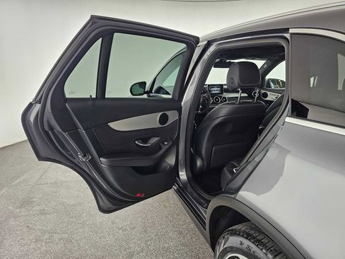 Used 2019 Mercedes-Benz GLC 350e 4MATIC image 16