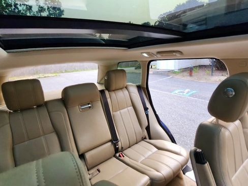 Used 2017 Land Rover Range Rover HSE image 49