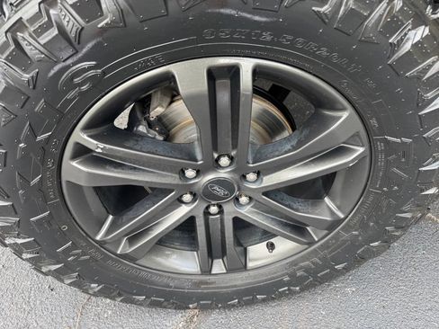 Used 2021 Ford F150 Lariat w/ Equipment Group 502A High AWD/4WD image 9