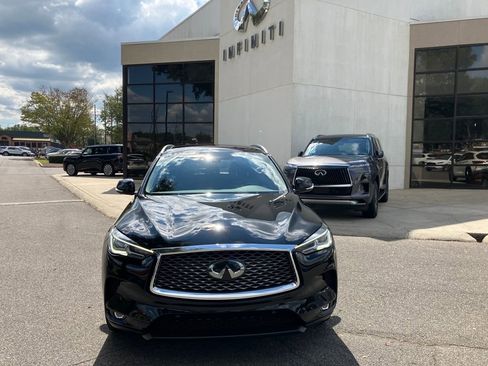 Certified 2022 INFINITI QX50 Essential image 3