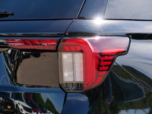 Used 2026 Ford Explorer Active w/ Active Comfort Package AWD/4WD image 17