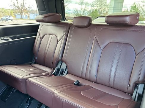 Used 2024 Ford Expedition Limited image 14