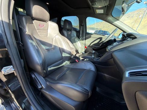 Used 2016 Ford Focus ST w/ Equipment Group 402A image 5