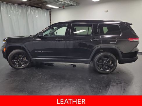 Used 2023 Jeep Grand Cherokee L Laredo AWD/4WD image 5