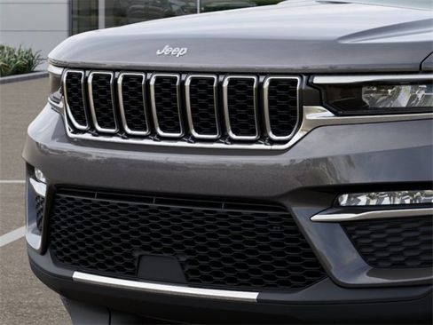 New 2025 Jeep Grand Cherokee Limited w/ Trailer Tow Package image 11