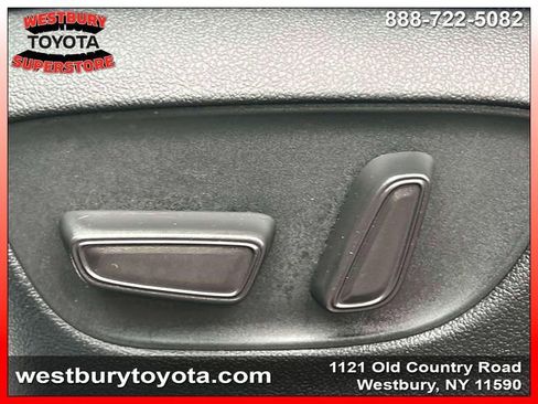 Used 2024 Toyota Highlander LE image 22