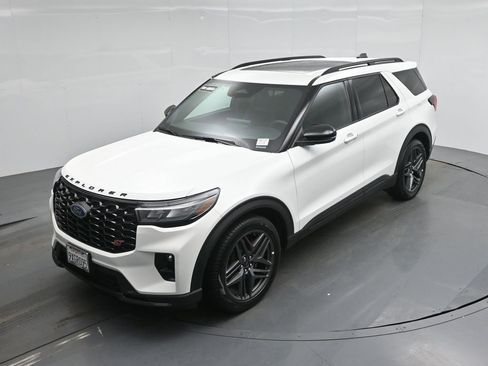 New 2026 Ford Explorer ST w/ Sun And Sound Package image 38