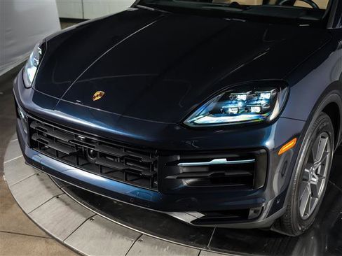 Certified 2026 Porsche Cayenne Coupe image 11