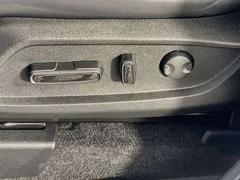 Used 2025 Honda Pilot EX-L image 13