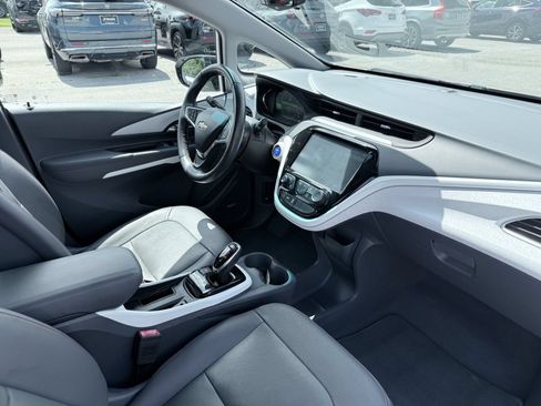 Used 2019 Chevrolet Bolt Premier w/ Infotainment Package FWD image 13